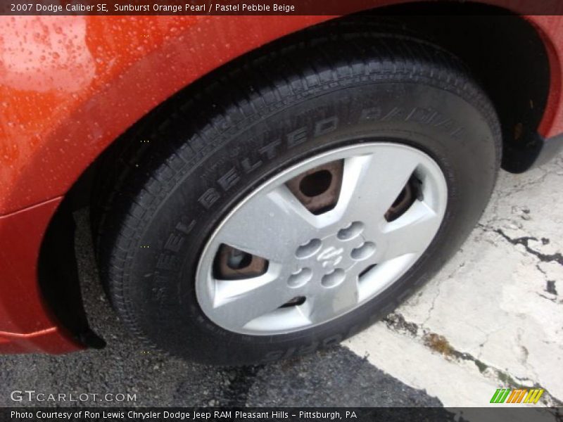 Sunburst Orange Pearl / Pastel Pebble Beige 2007 Dodge Caliber SE