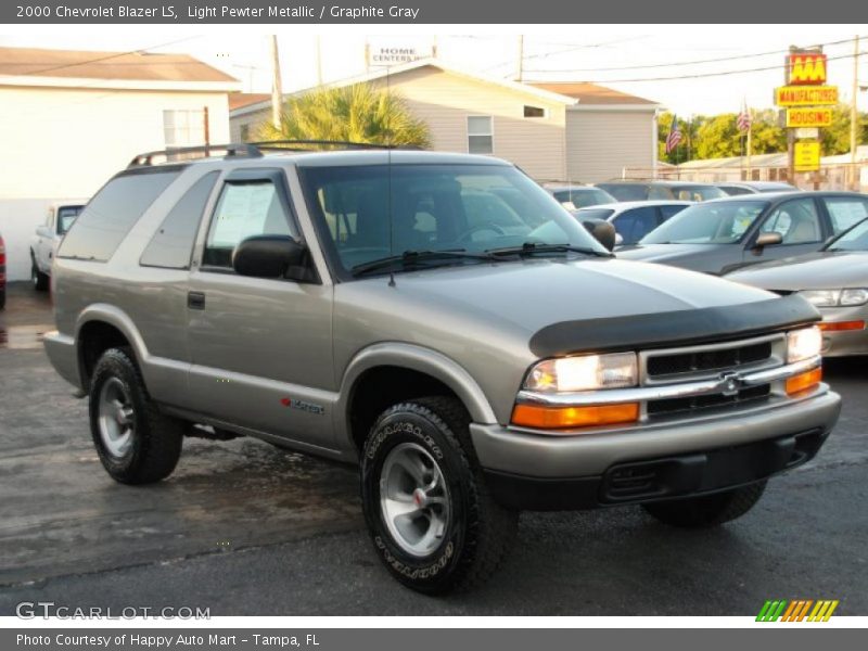 Front 3/4 View of 2000 Blazer LS