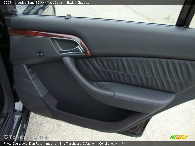 Door Panel of 2005 S 500 4Matic Sedan