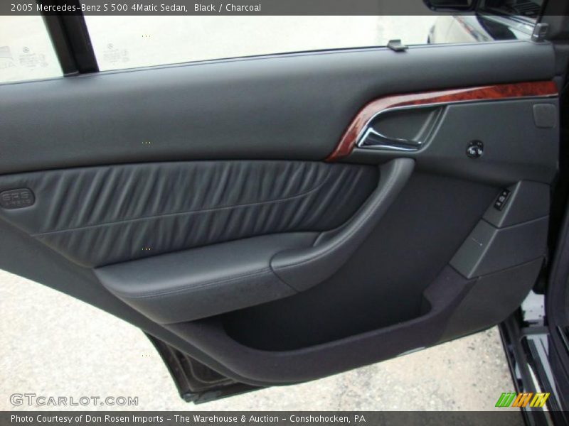 Door Panel of 2005 S 500 4Matic Sedan