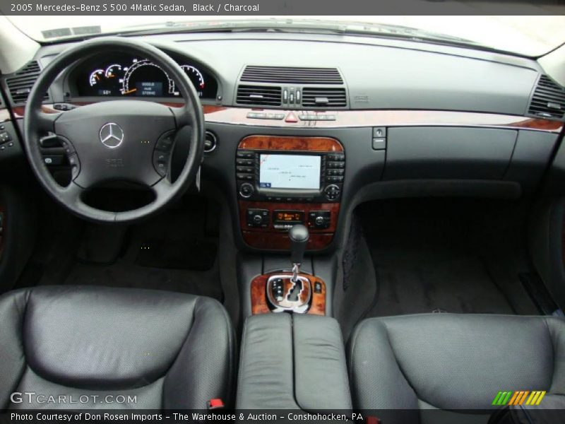 Dashboard of 2005 S 500 4Matic Sedan