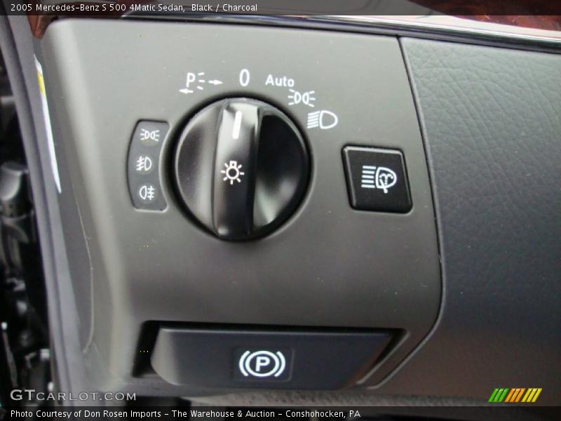 Controls of 2005 S 500 4Matic Sedan