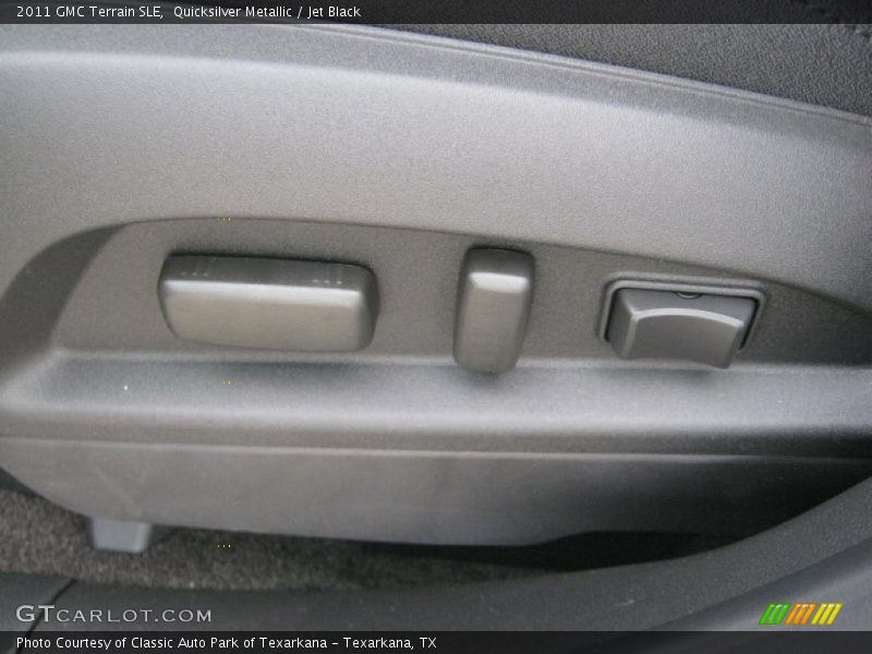 Quicksilver Metallic / Jet Black 2011 GMC Terrain SLE