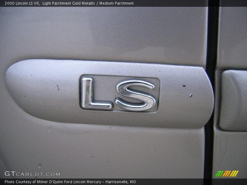 Light Parchment Gold Metallic / Medium Parchment 2000 Lincoln LS V6