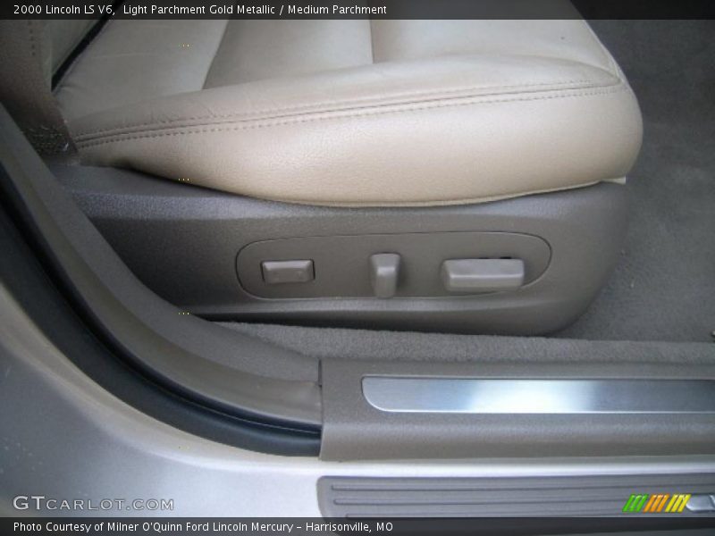 Light Parchment Gold Metallic / Medium Parchment 2000 Lincoln LS V6
