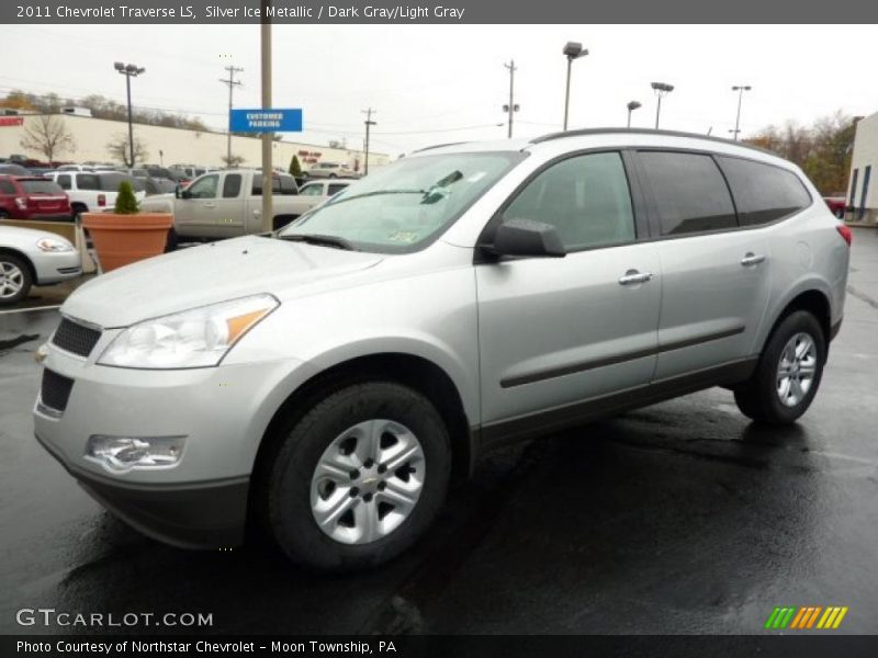 Front 3/4 View of 2011 Traverse LS