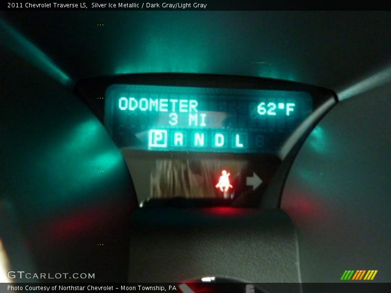 Silver Ice Metallic / Dark Gray/Light Gray 2011 Chevrolet Traverse LS