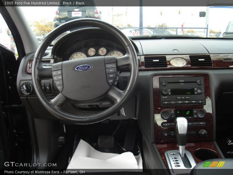 Dashboard of 2005 Five Hundred Limited