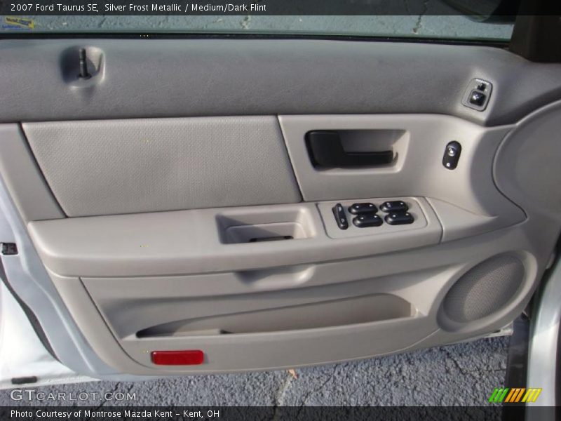 Silver Frost Metallic / Medium/Dark Flint 2007 Ford Taurus SE