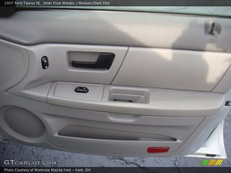 Silver Frost Metallic / Medium/Dark Flint 2007 Ford Taurus SE