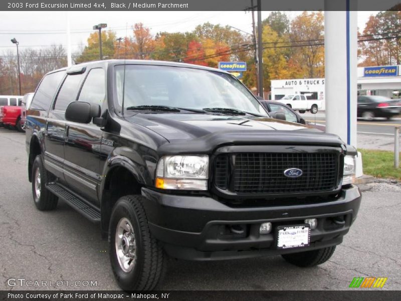Front 3/4 View of 2003 Excursion Limited 4x4