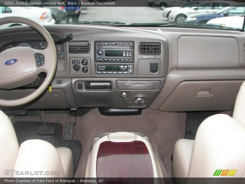 Dashboard of 2003 Excursion Limited 4x4