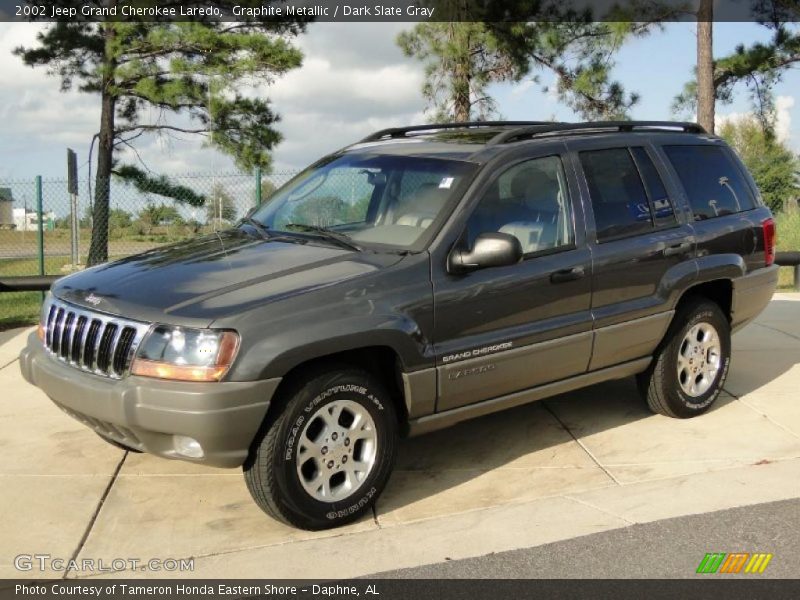 Front 3/4 View of 2002 Grand Cherokee Laredo