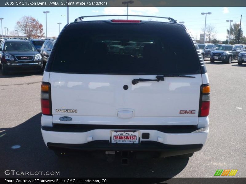 Summit White / Sandstone 2005 GMC Yukon Denali AWD