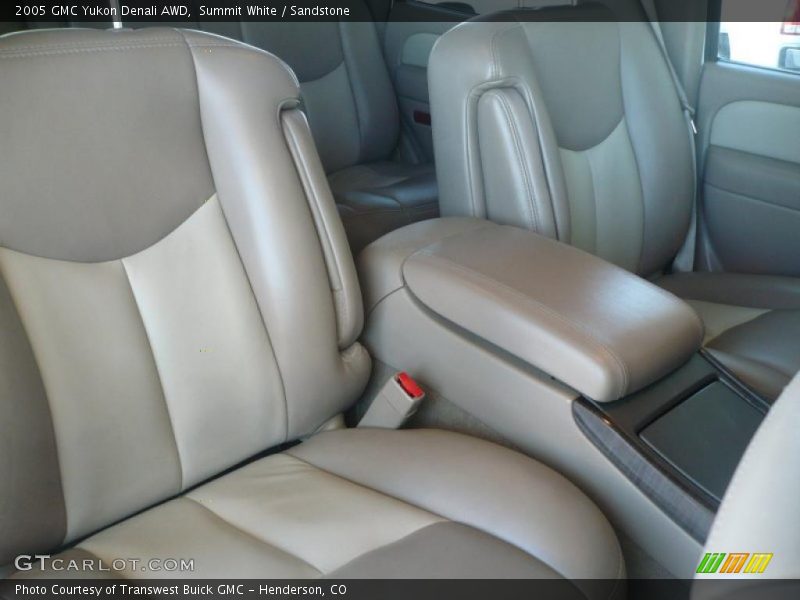 Summit White / Sandstone 2005 GMC Yukon Denali AWD