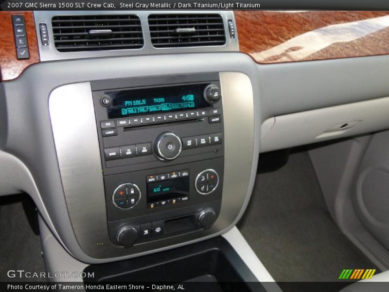 Controls of 2007 Sierra 1500 SLT Crew Cab
