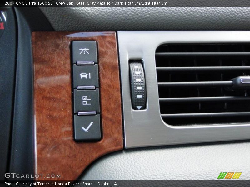 Controls of 2007 Sierra 1500 SLT Crew Cab