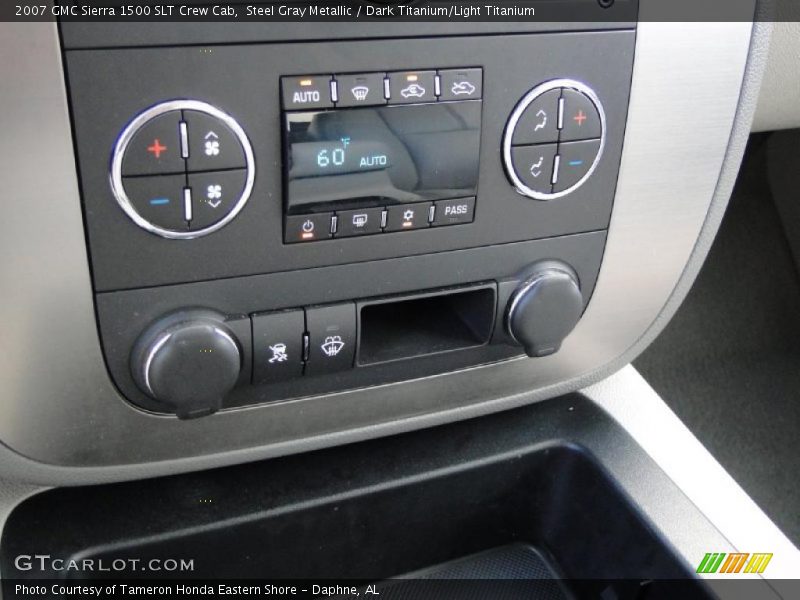 Controls of 2007 Sierra 1500 SLT Crew Cab