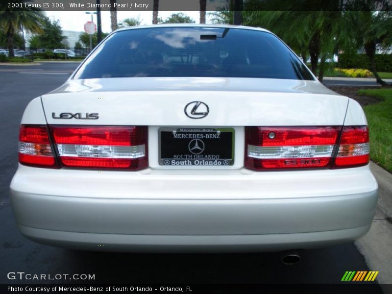 White Diamond Pearl / Ivory 2001 Lexus ES 300