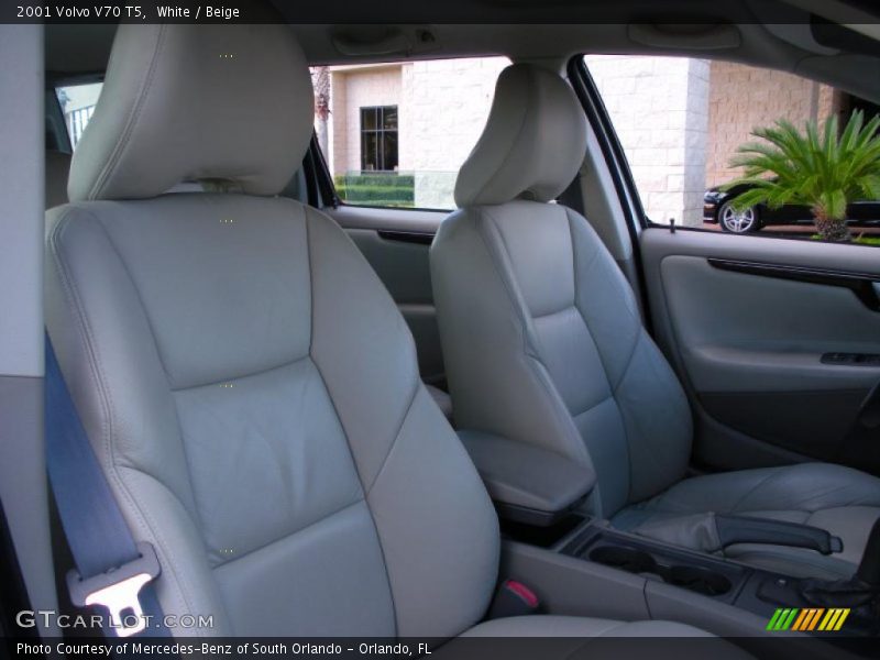 White / Beige 2001 Volvo V70 T5