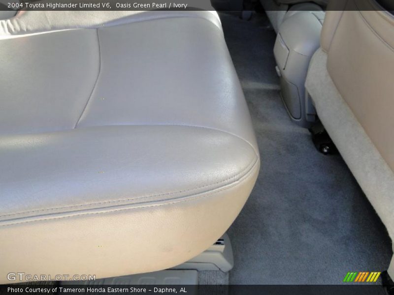 Oasis Green Pearl / Ivory 2004 Toyota Highlander Limited V6