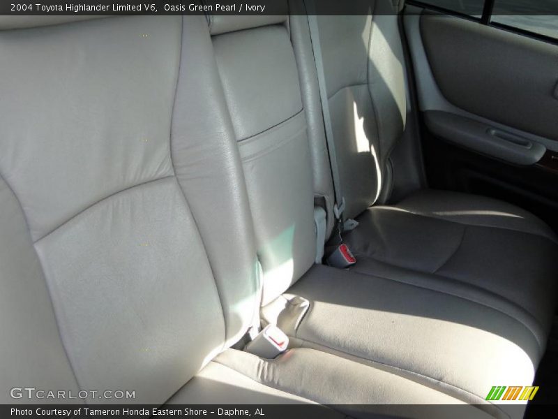 Oasis Green Pearl / Ivory 2004 Toyota Highlander Limited V6