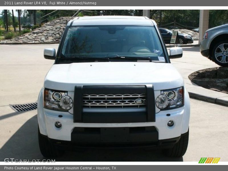 Fuji White / Almond/Nutmeg 2011 Land Rover LR4 V8