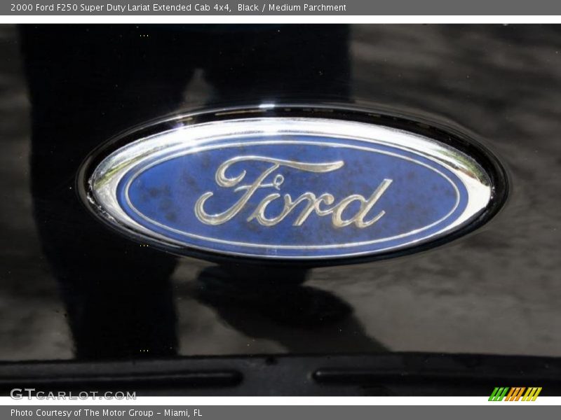 2000 F250 Super Duty Lariat Extended Cab 4x4 Logo