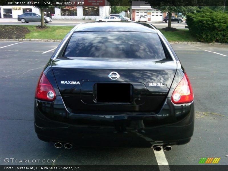 Onyx Black / Frost 2006 Nissan Maxima 3.5 SE