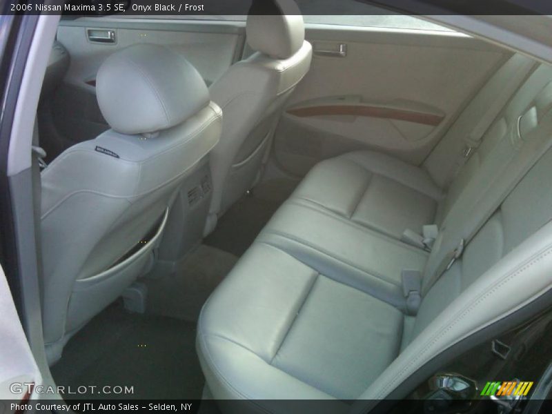 Onyx Black / Frost 2006 Nissan Maxima 3.5 SE