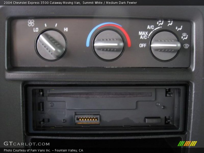 Summit White / Medium Dark Pewter 2004 Chevrolet Express 3500 Cutaway Moving Van