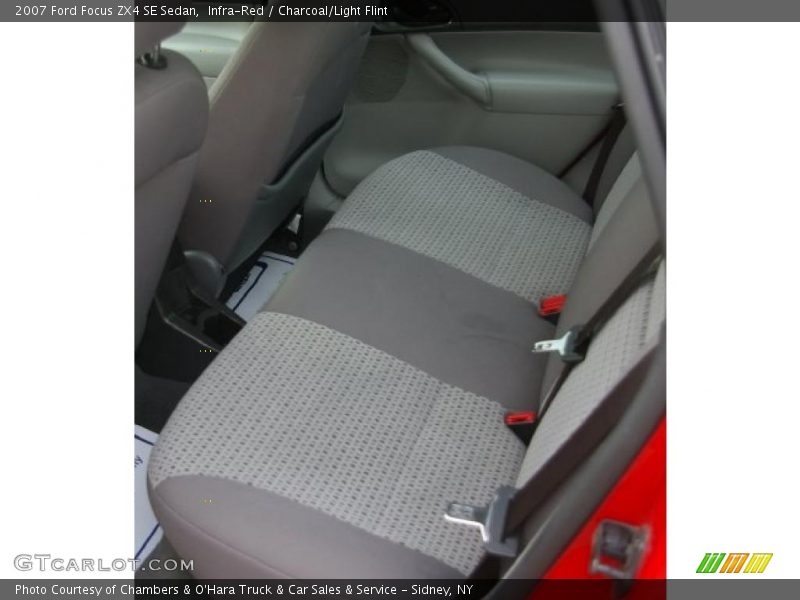 Infra-Red / Charcoal/Light Flint 2007 Ford Focus ZX4 SE Sedan