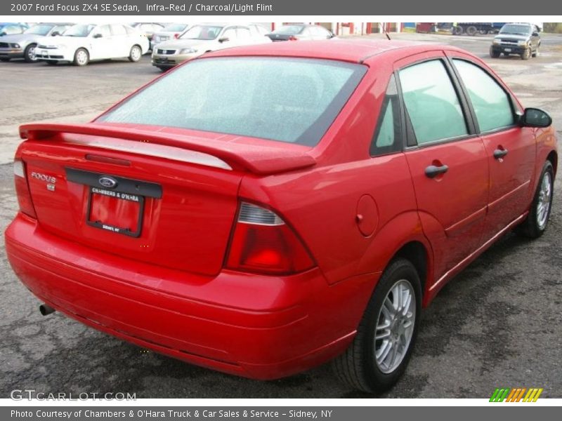 Infra-Red / Charcoal/Light Flint 2007 Ford Focus ZX4 SE Sedan