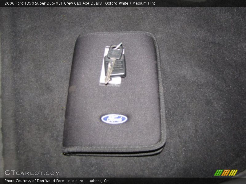 Oxford White / Medium Flint 2006 Ford F350 Super Duty XLT Crew Cab 4x4 Dually