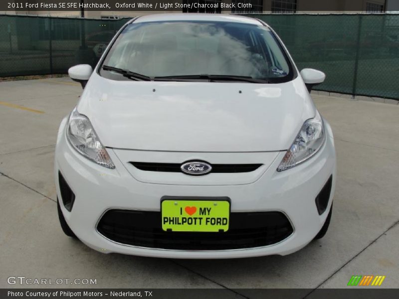 Oxford White / Light Stone/Charcoal Black Cloth 2011 Ford Fiesta SE SFE Hatchback