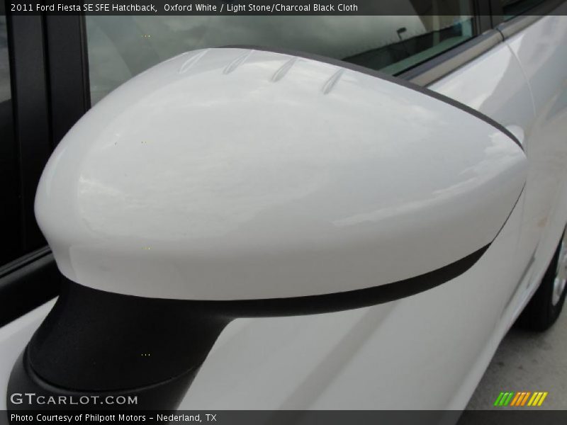 Oxford White / Light Stone/Charcoal Black Cloth 2011 Ford Fiesta SE SFE Hatchback