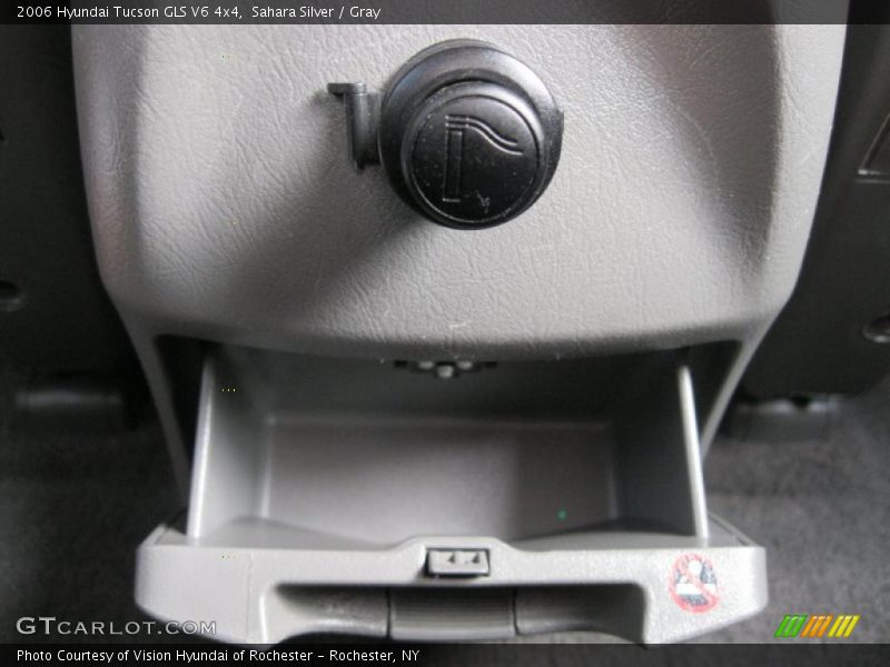 Sahara Silver / Gray 2006 Hyundai Tucson GLS V6 4x4