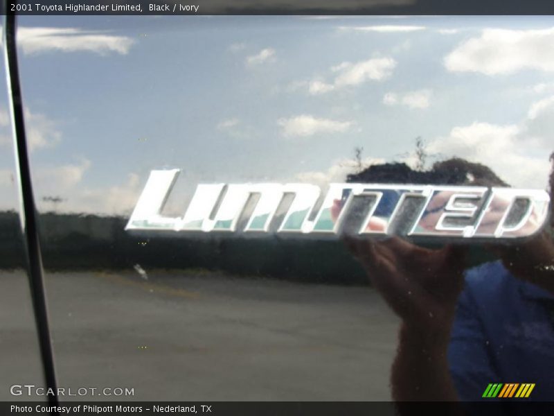 Black / Ivory 2001 Toyota Highlander Limited