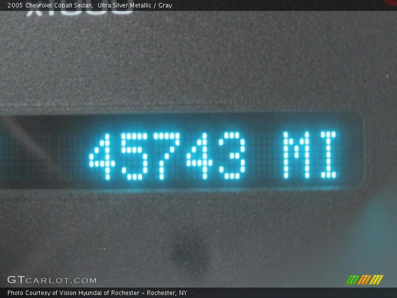 Ultra Silver Metallic / Gray 2005 Chevrolet Cobalt Sedan