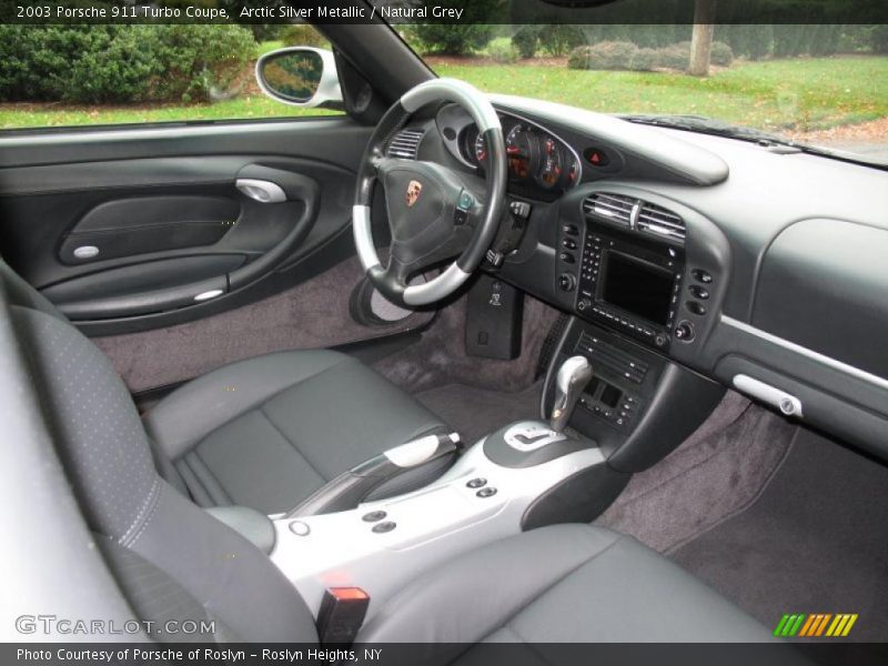Dashboard of 2003 911 Turbo Coupe