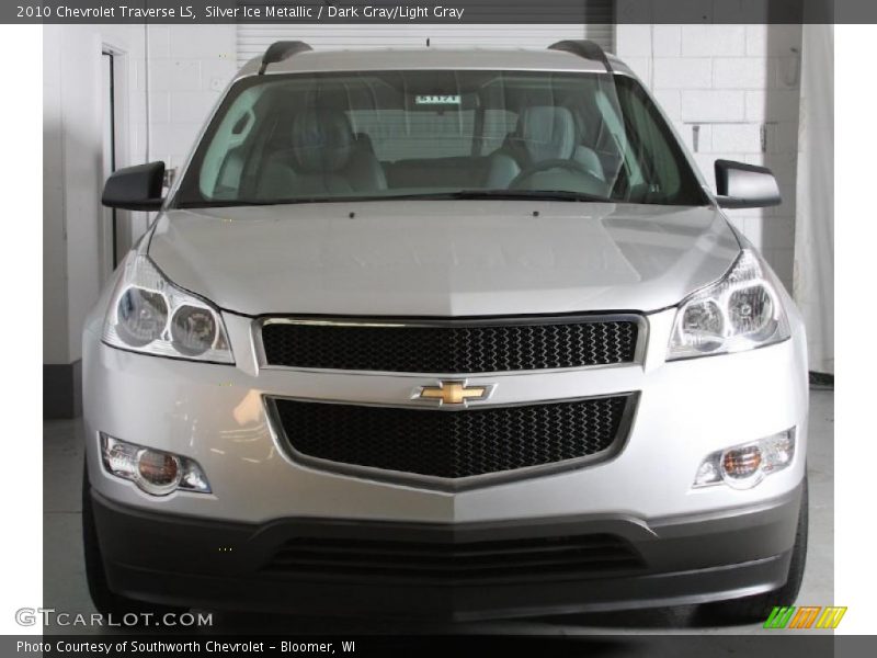Silver Ice Metallic / Dark Gray/Light Gray 2010 Chevrolet Traverse LS