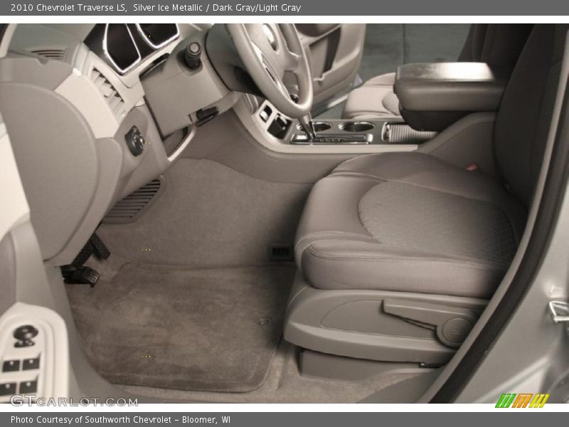 Silver Ice Metallic / Dark Gray/Light Gray 2010 Chevrolet Traverse LS
