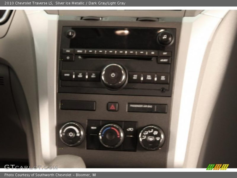 Silver Ice Metallic / Dark Gray/Light Gray 2010 Chevrolet Traverse LS