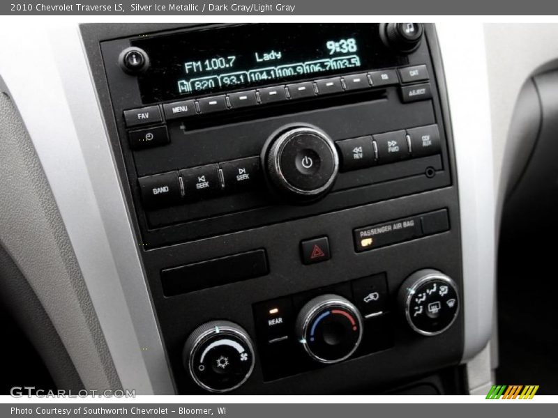 Silver Ice Metallic / Dark Gray/Light Gray 2010 Chevrolet Traverse LS