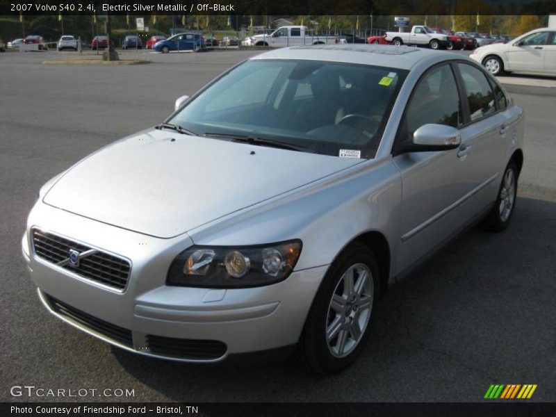 Electric Silver Metallic / Off-Black 2007 Volvo S40 2.4i