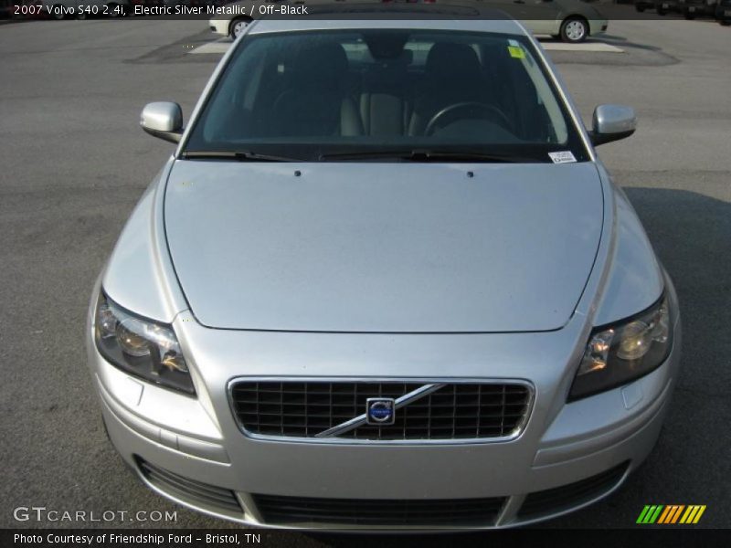 Electric Silver Metallic / Off-Black 2007 Volvo S40 2.4i
