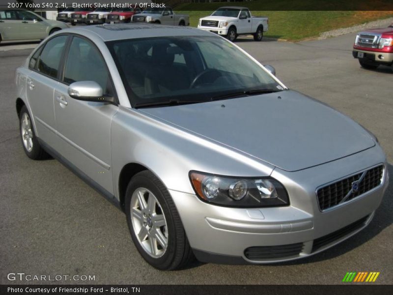 Electric Silver Metallic / Off-Black 2007 Volvo S40 2.4i