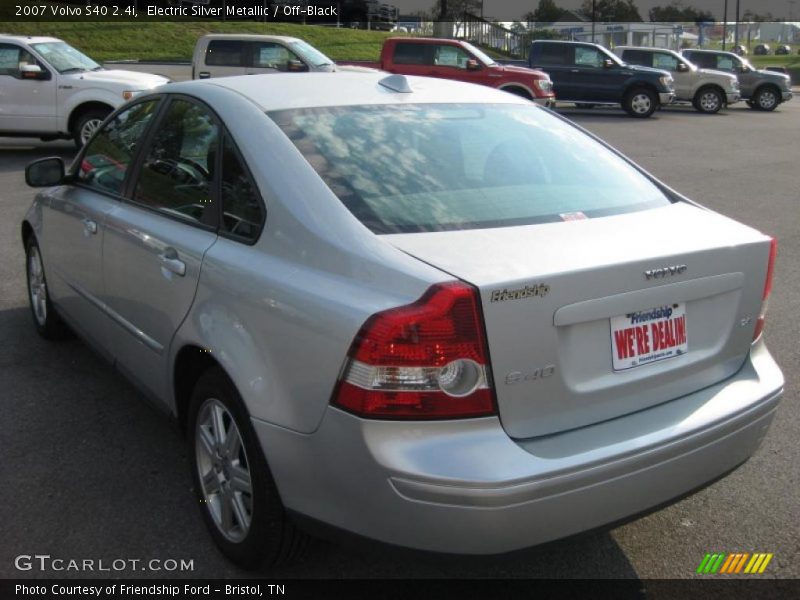 Electric Silver Metallic / Off-Black 2007 Volvo S40 2.4i