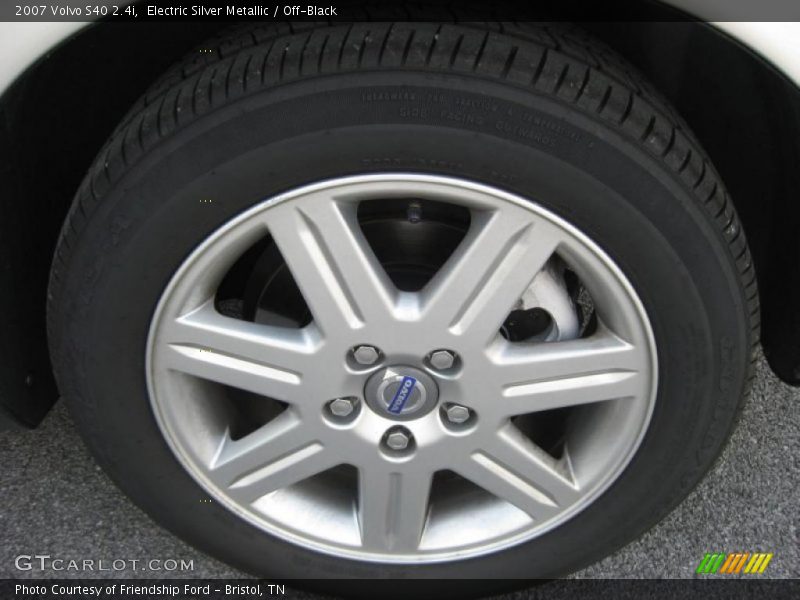 Electric Silver Metallic / Off-Black 2007 Volvo S40 2.4i