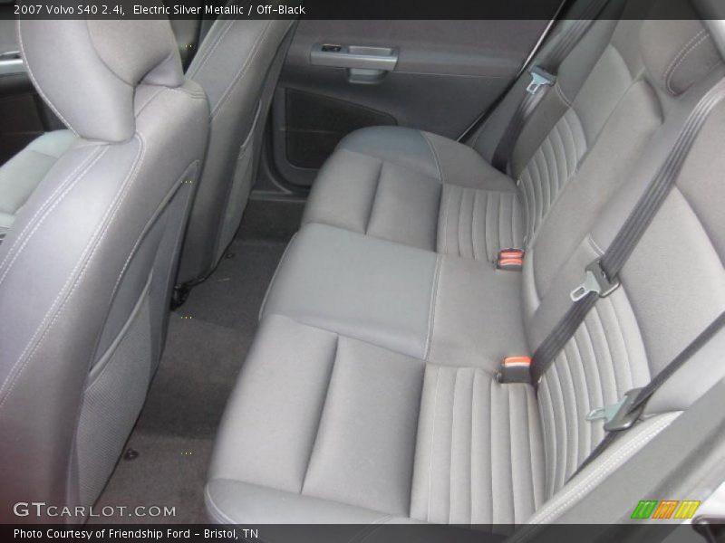 Electric Silver Metallic / Off-Black 2007 Volvo S40 2.4i